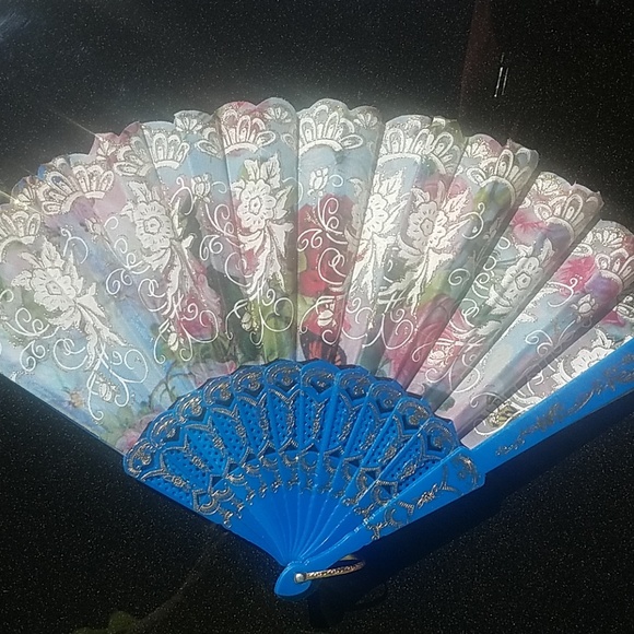 Fans - Picture 2 of 5